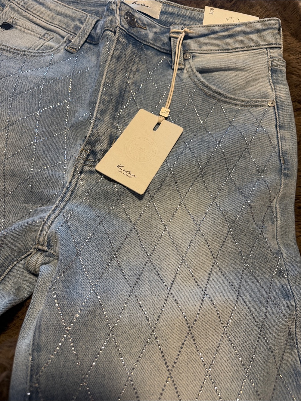 Kancan NWT Light Blue straight leg Jeans w Subtle front Diamond Stitch Detail